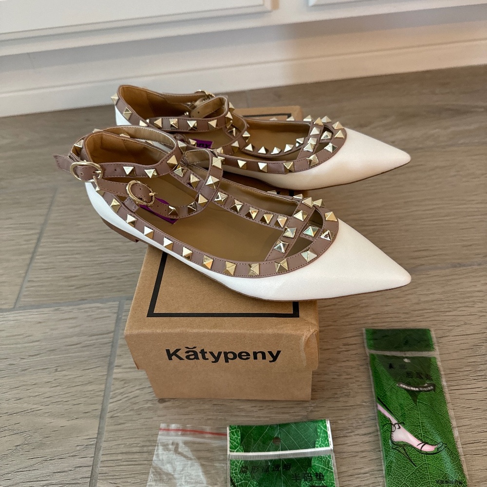 Women’s shoes